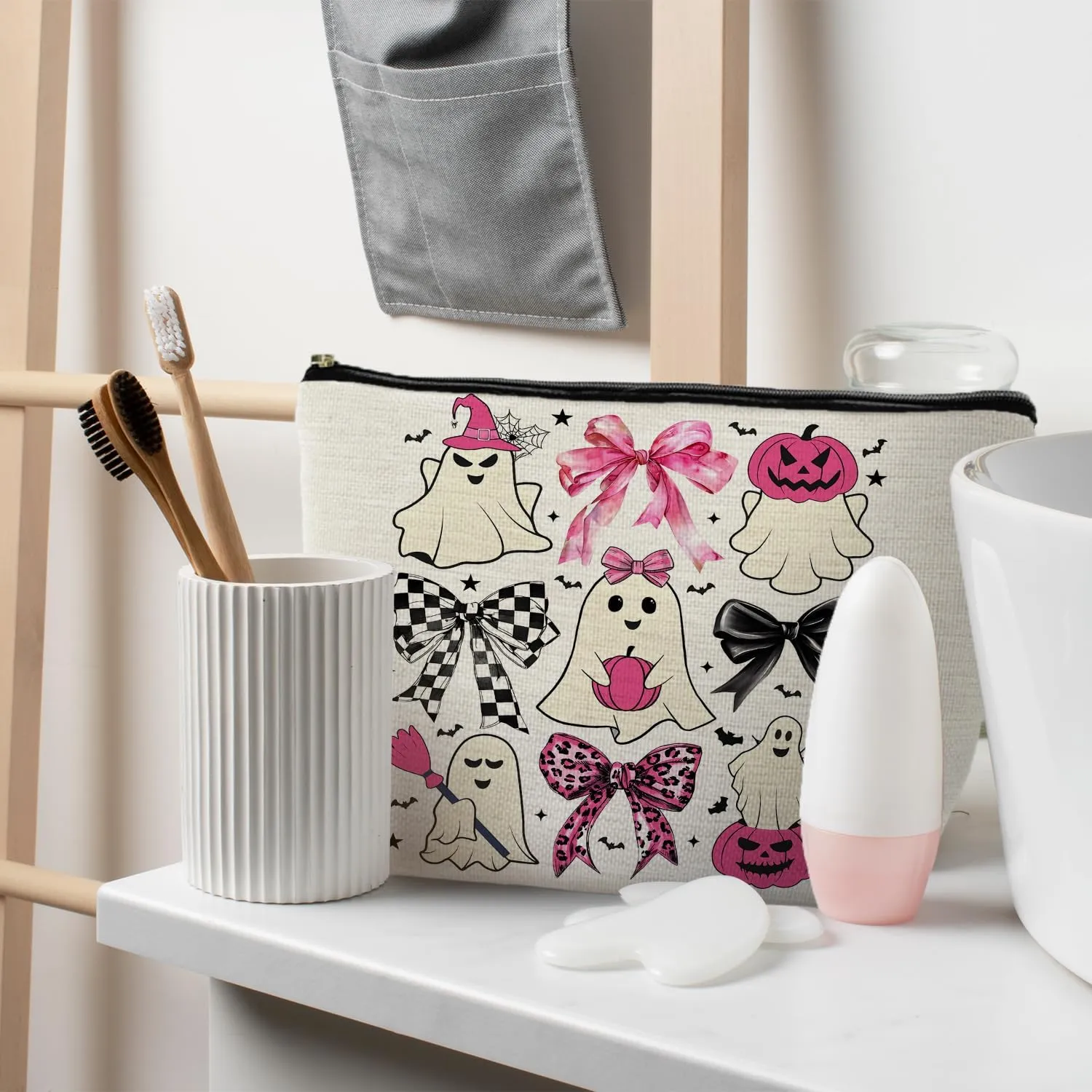 Coquette Bow Ghost Cosmetic Bags: Cute Halloween Gifts for Women, Horror & Spooky Makeup Bags
