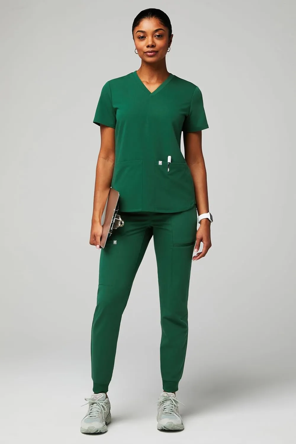 Fabletics Women's Method 2-Pocket Scrub Top - MotionTech, 4-Way Stretch, Wrinkle-Resist, Anti-Shrink