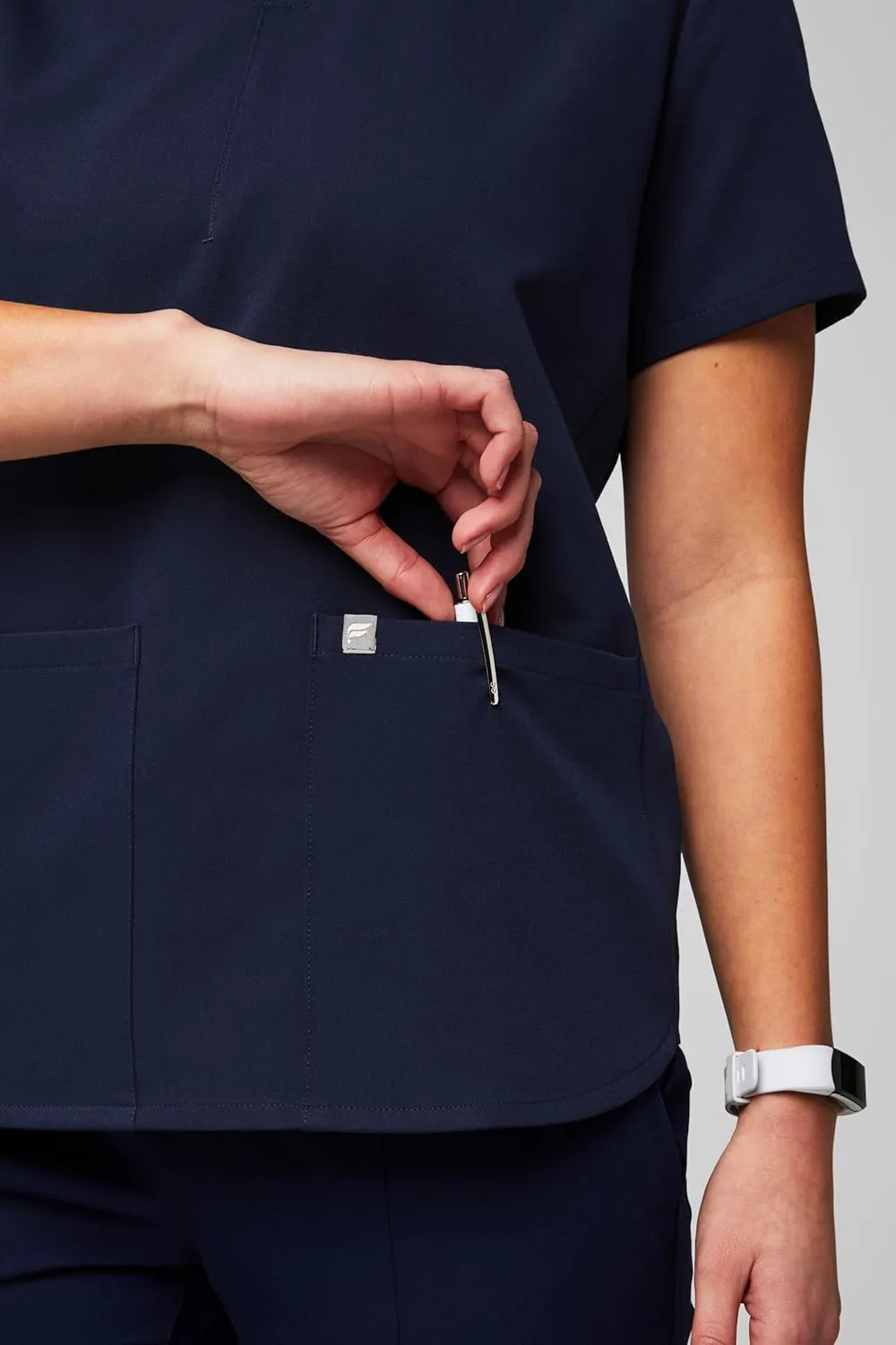 Fabletics Women's Method 2-Pocket Scrub Top - MotionTech, 4-Way Stretch, Wrinkle-Resist, Anti-Shrink