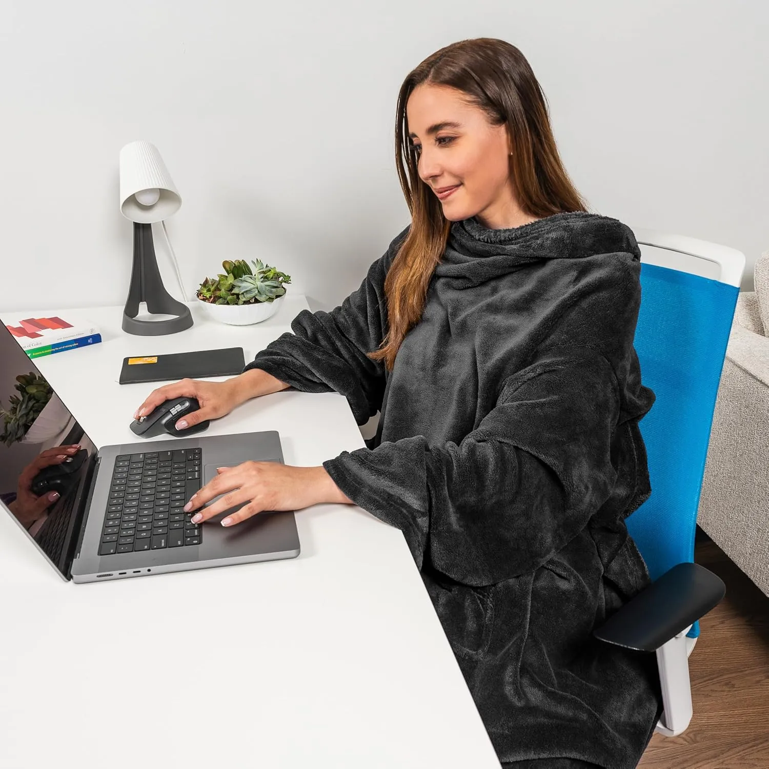 PAVILIA Blanket with Sleeves for Adult Women Men, Soft Warm Wearable Blanket Fleece Wrap Throw, Robe Blanket Gift
