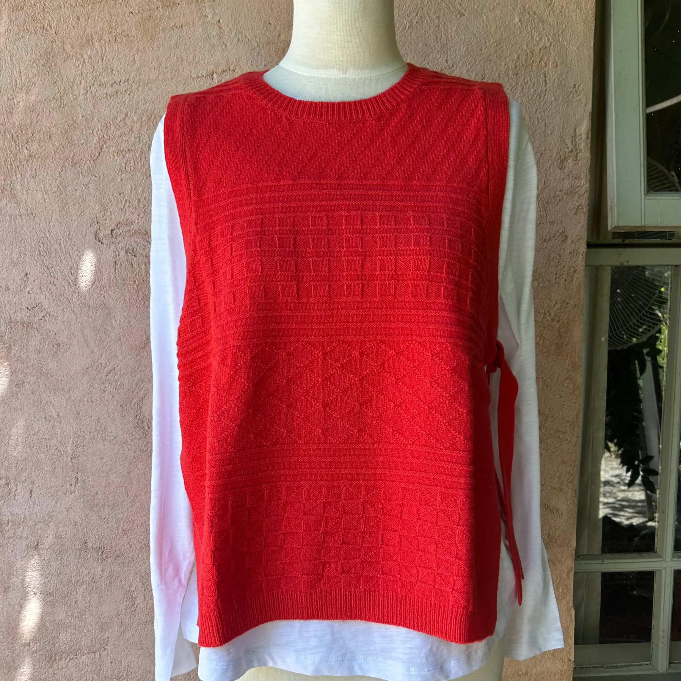 Sibyl Vest - Red